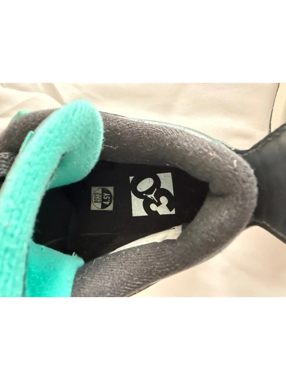 Air Jordan 4 Retro Boys' Sneakers Size 4.5Y Teal Black